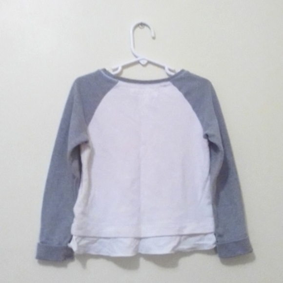 H&M floral sweatshirt with ruffle at hem. US 4-6Y - Picture 2 of 4